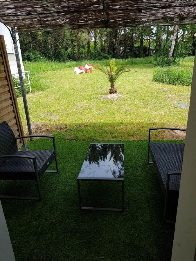 02 - T2 au rdc avec jolie terrasse et porte donnant sur parking comme une maison Razac-sur-lʼIsle Extérieur photo