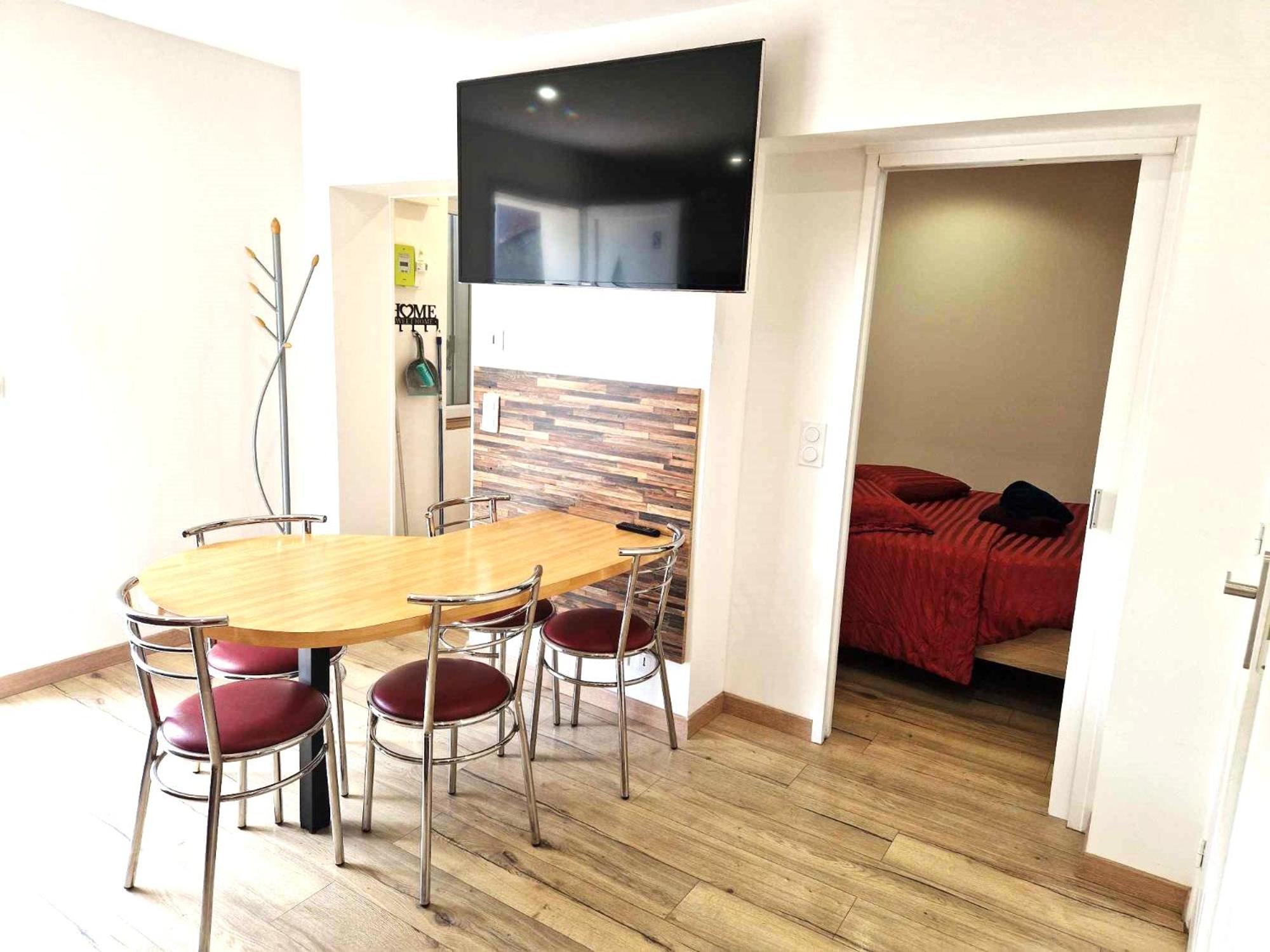 02 - T2 au rdc avec jolie terrasse et porte donnant sur parking comme une maison Razac-sur-lʼIsle Extérieur photo